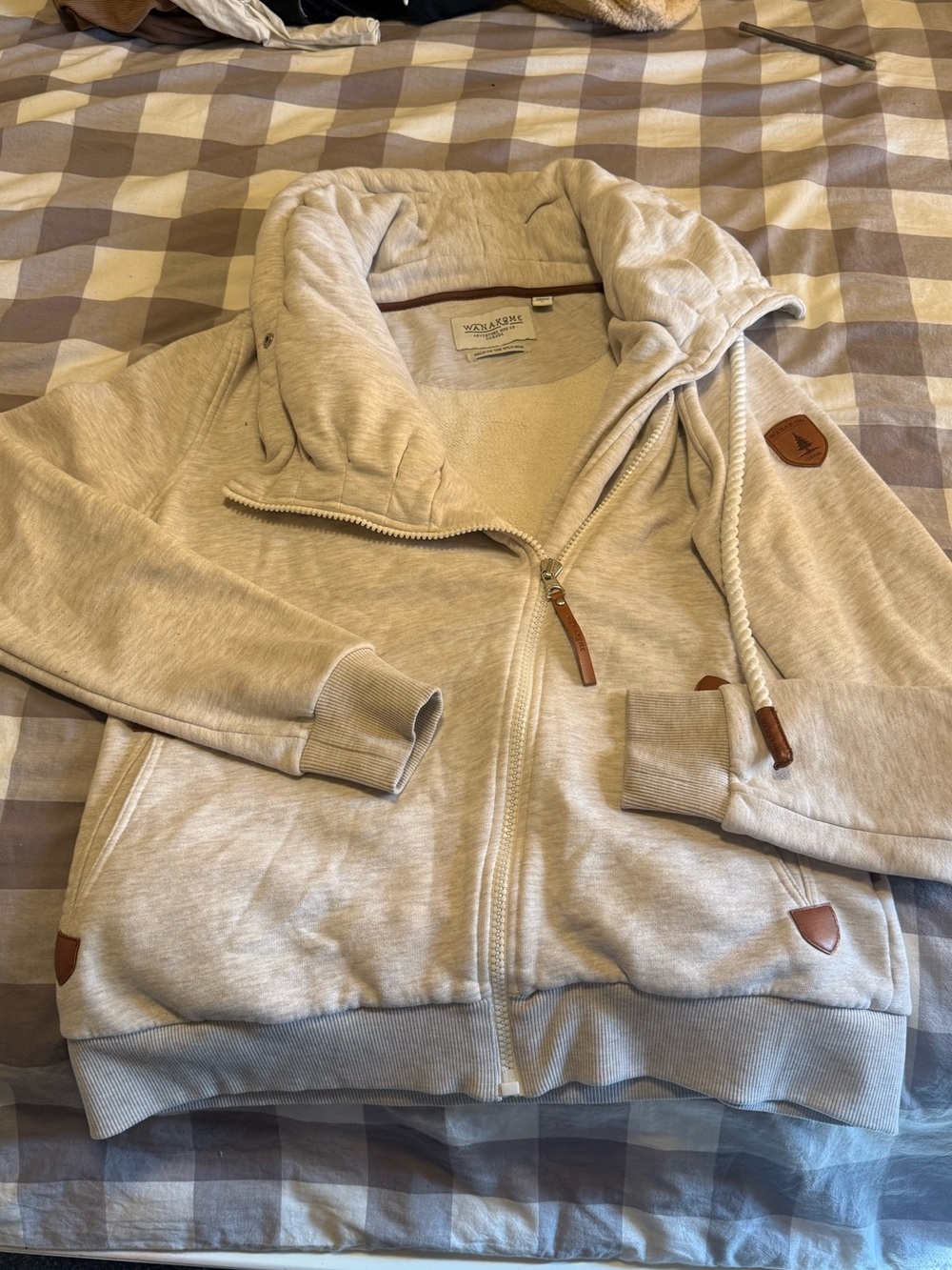 Wanakome Cream Zip-Up Hooded Jacket with Leather Trim